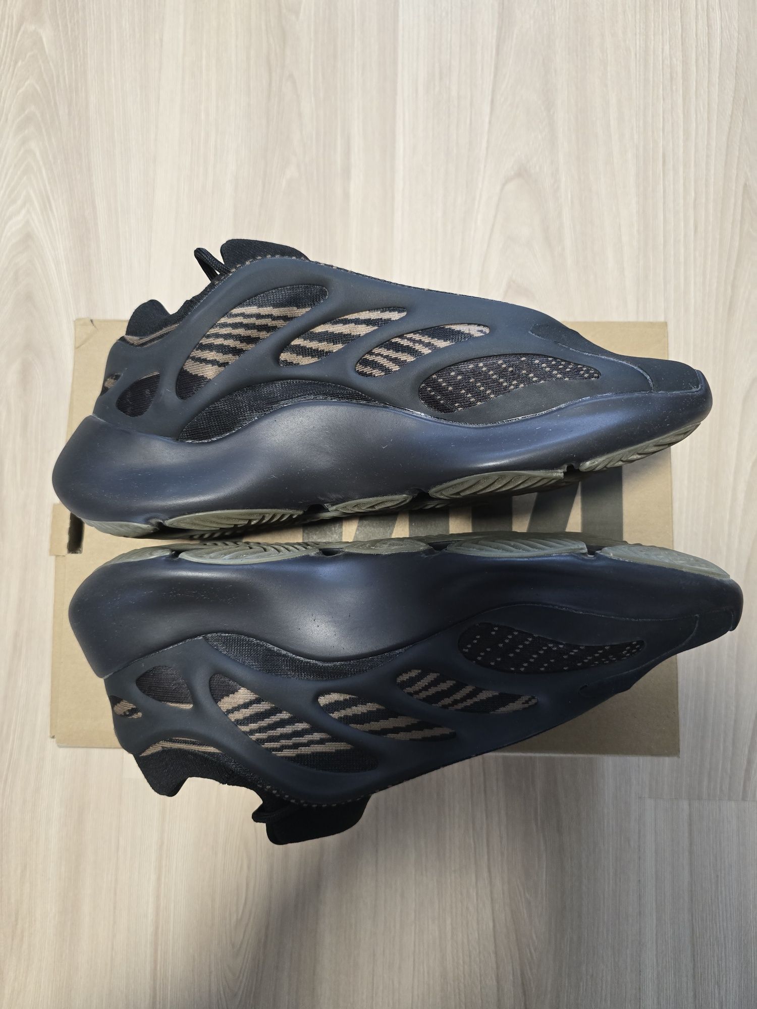 Adidas YEEZY 700 V3 Clay Brown