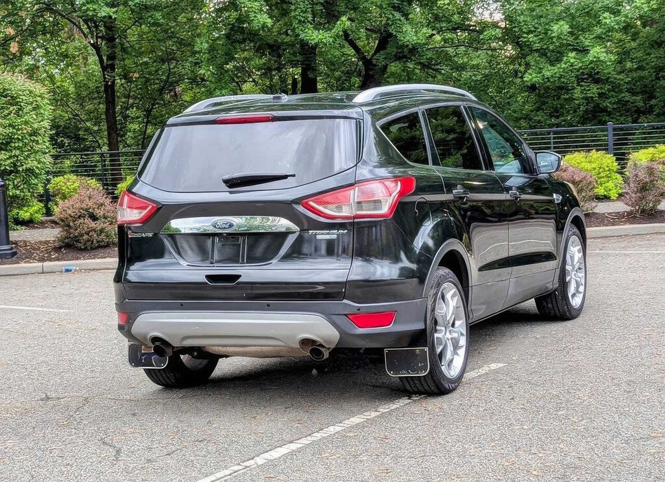Ford Escape Titanium      2014