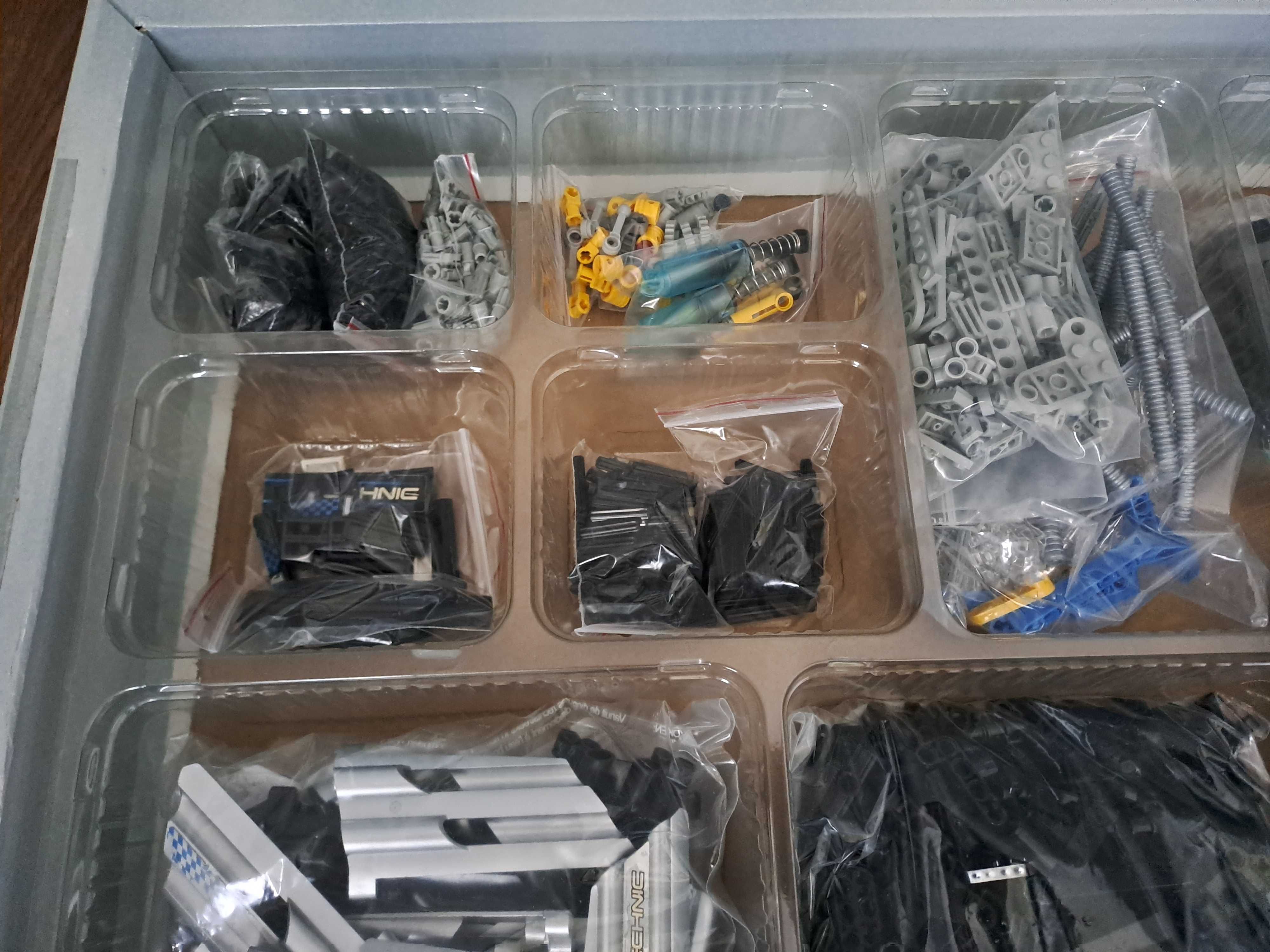Lego Technic 8458 Silver Champion - rok 2000