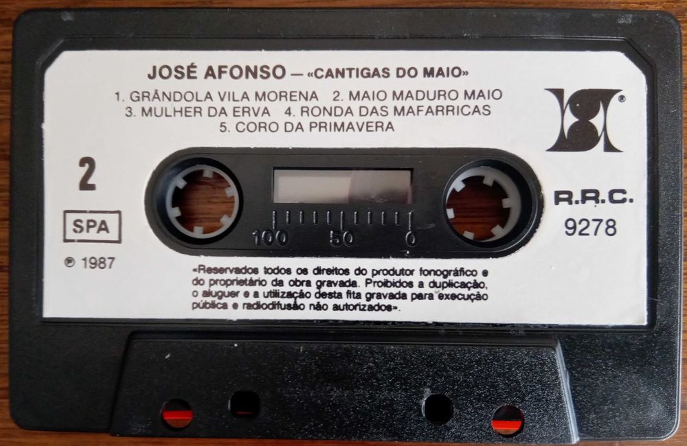 José Afonso	- - - - -		Cantigas do Maio	- - - - -	K7