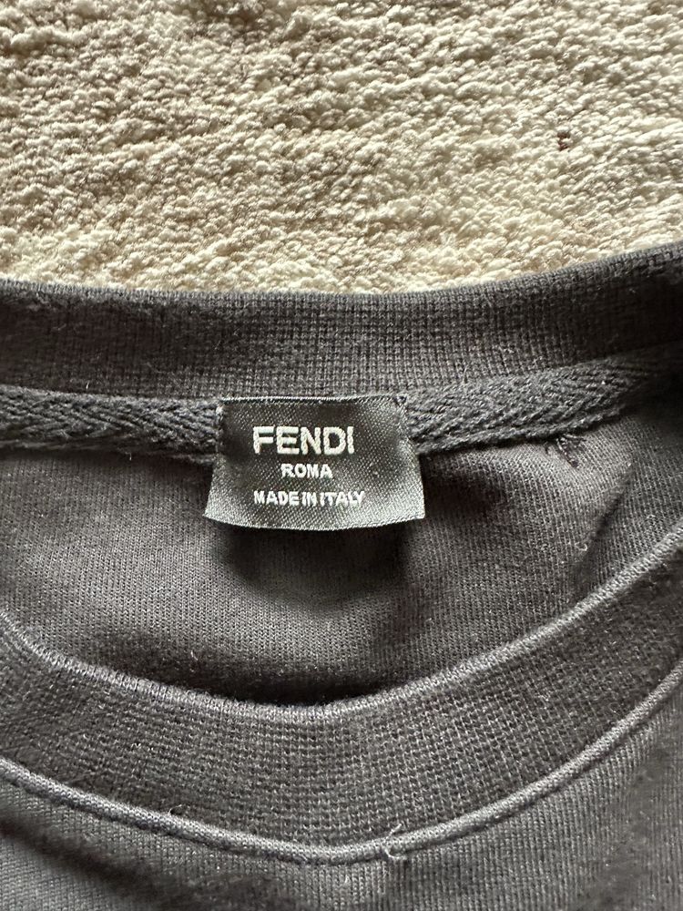 Продам світшот Fendi