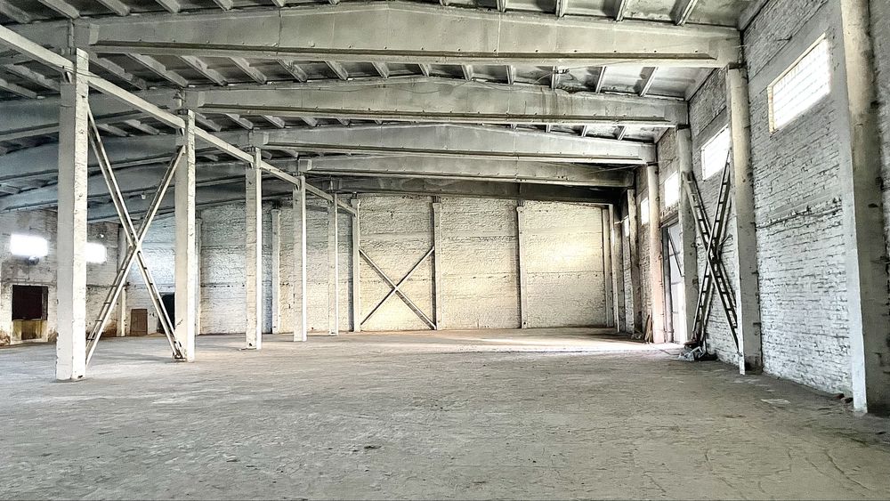 Продаж великого складського комплексу 8300 м.кв.