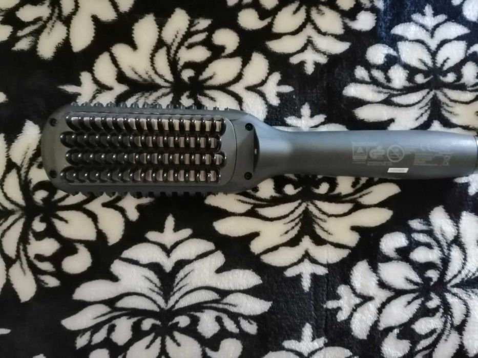 Alisador e modelador de cabelo novo