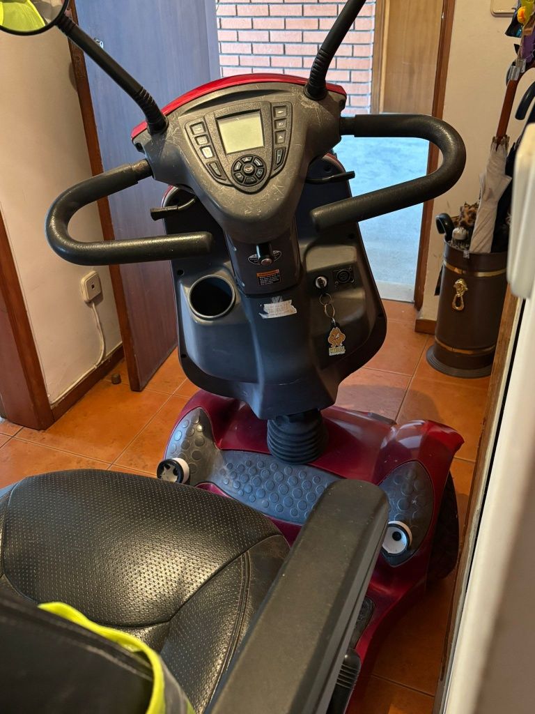 Veículo para mobilidade reduzida