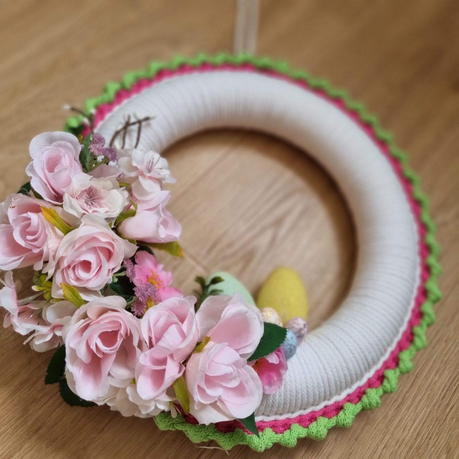 Wianek wielkanocny wiosenny na drzwi ścianę handmade