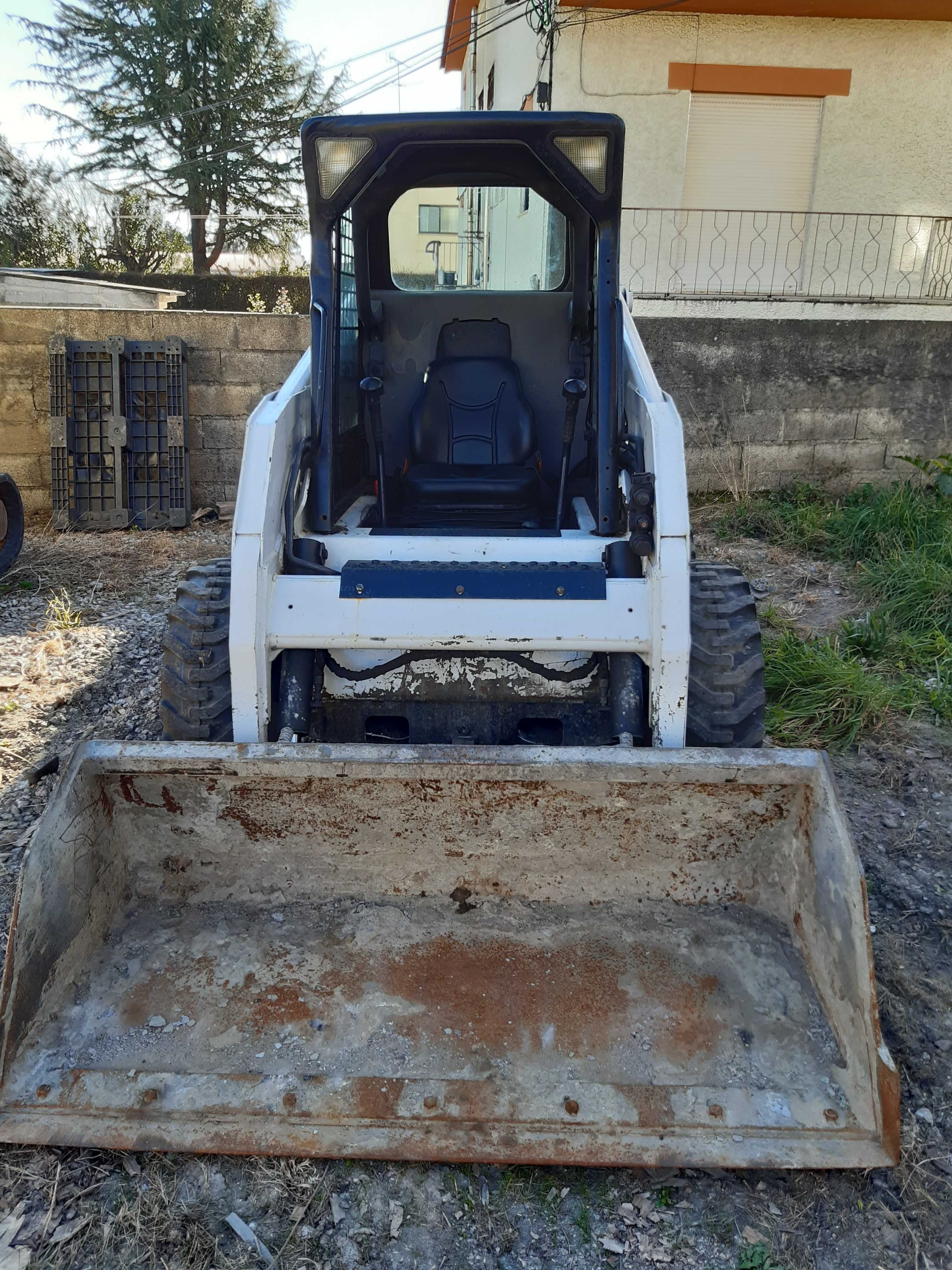 Mini Carregadora Bobcat S160