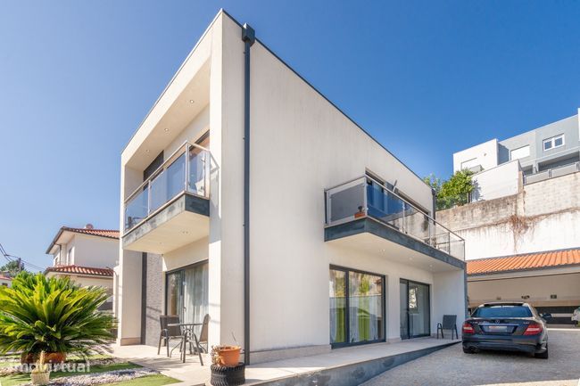 Moradia T4 Moderna em Fafe