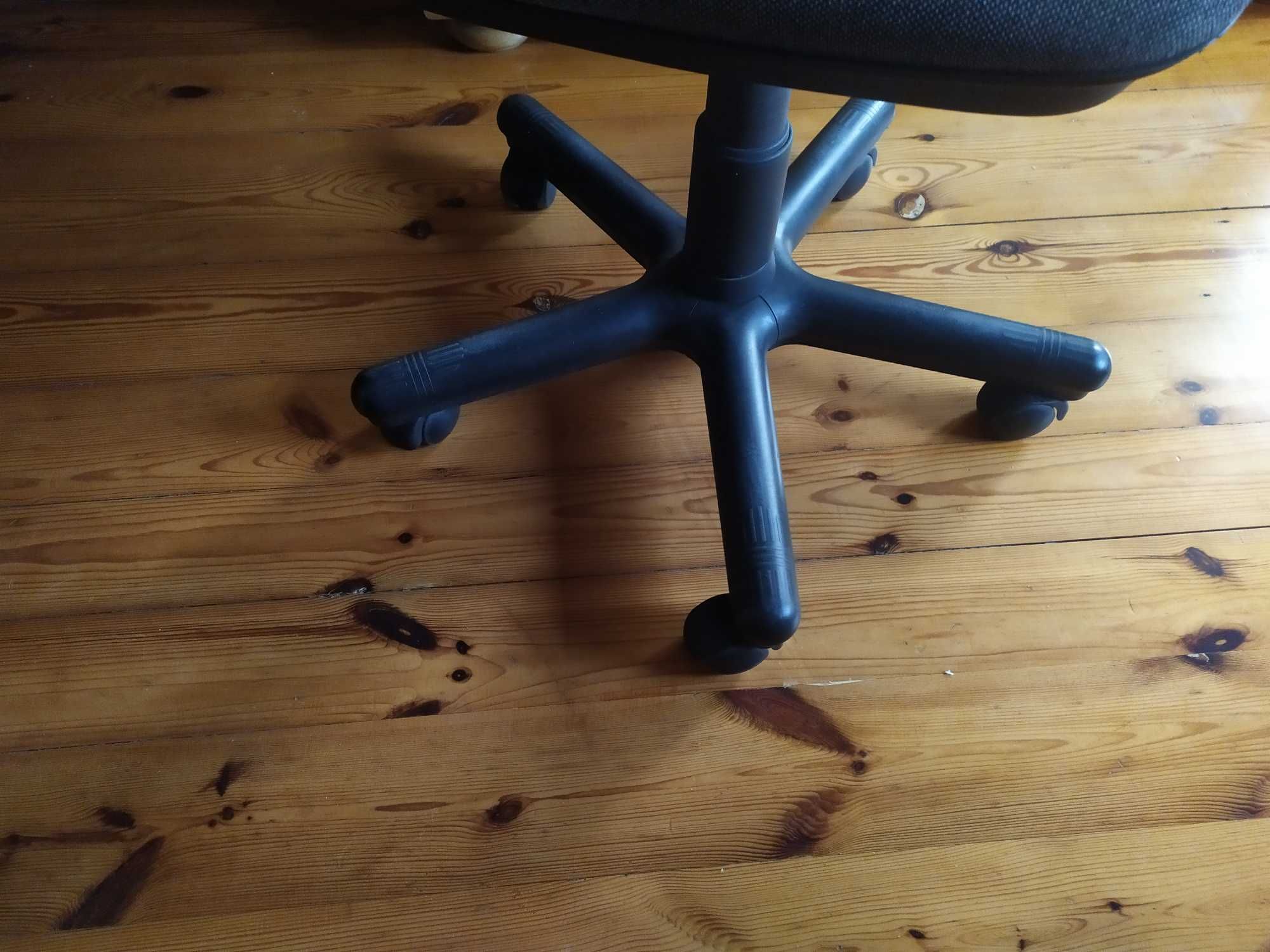 Fotel obrotowy do biurka