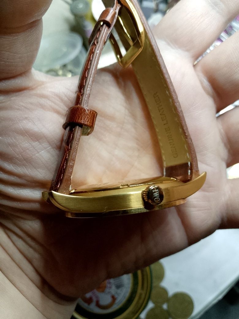 Часова майстерня продає годинник IWC SCHAFFHAUSEN CHRONOGRAPH