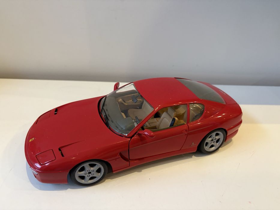 Model Ferrari 456GT 1:18 BBurago Burago (maisto welly)