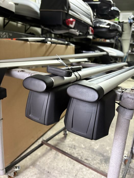 Оригінальні поперечини Audi q5 8r рейлінги ку5 Thule