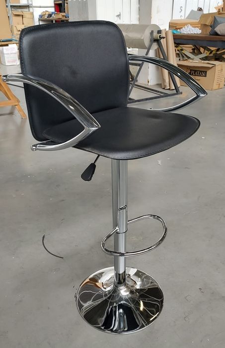 Hoker stołek barowy