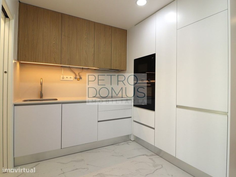 T3 Totalmente Remodelado - Santo António Dos Cavaleiros