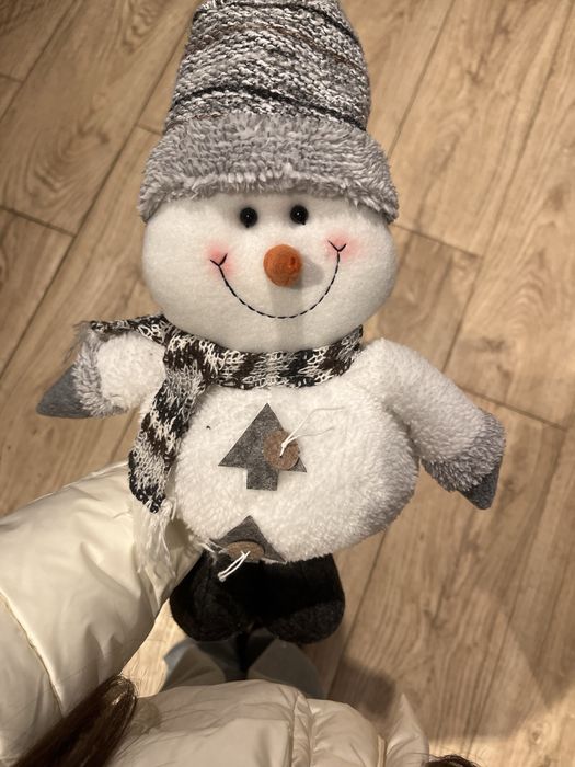 Розпродажа , сніговик новорічний