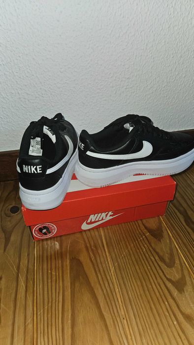 Sapatilhas Nike novas