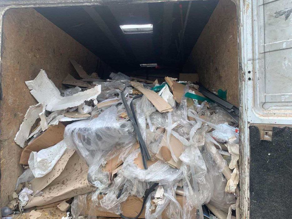 Вивіз сміття ЗА ГОДИНУ листя, доставка землі послуги спецтехніки Львів