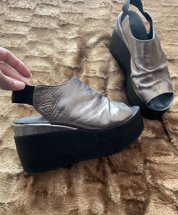 Босоножки, на платформі, 37-38р. Шкіряні