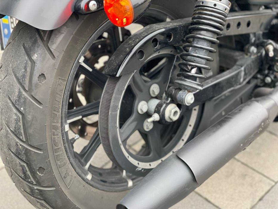 Мотоцикл Harley-Davidson 883 2017