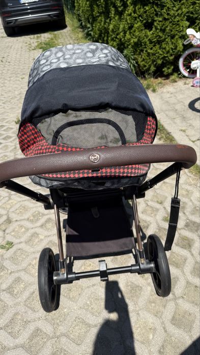 Spacerówka Cybex Rebellious z nosidełkiem