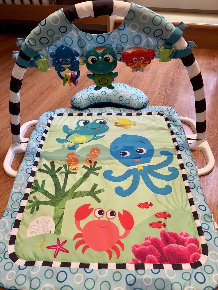 Mata edukacyjna Baby Einstein
