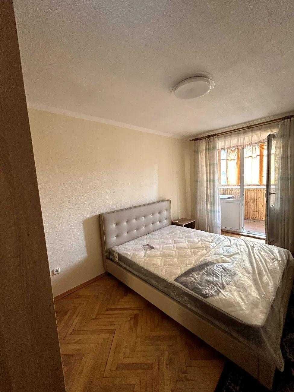 Продаж 3к Київ вул. Теремківська 8