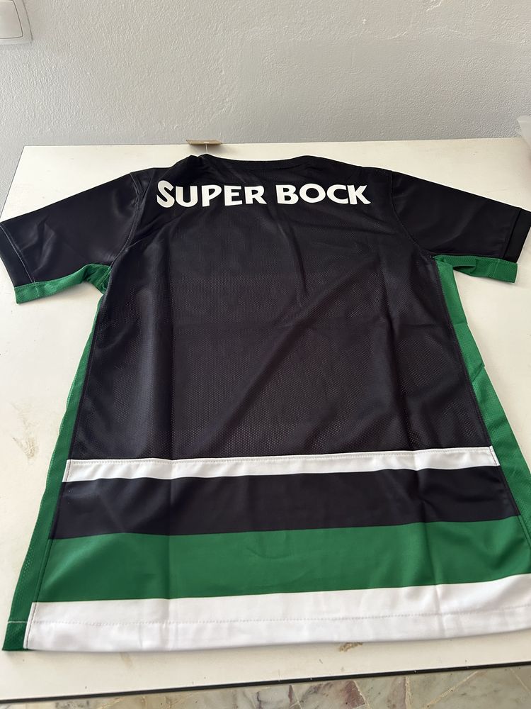 Vendo camisola do sporting + porta chaves
