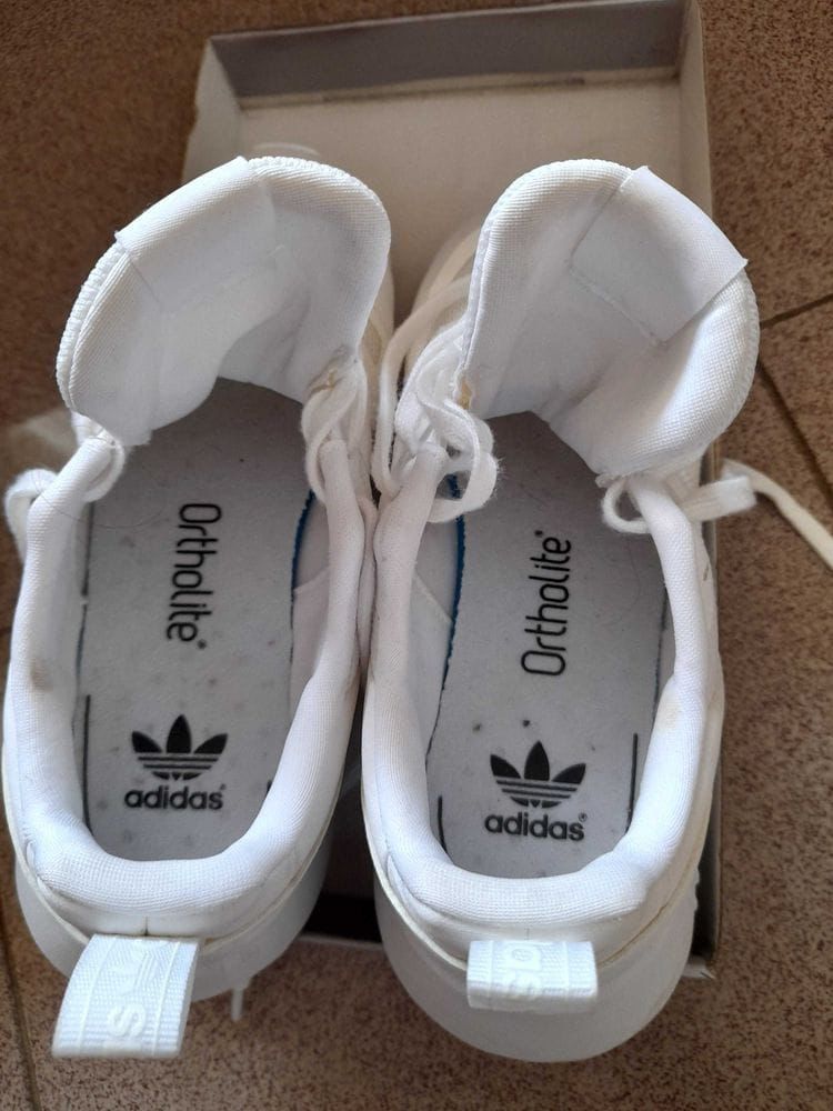 Tênis de adidas novos