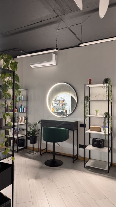 Оренда бровист, манікюр, майстер по волоссю