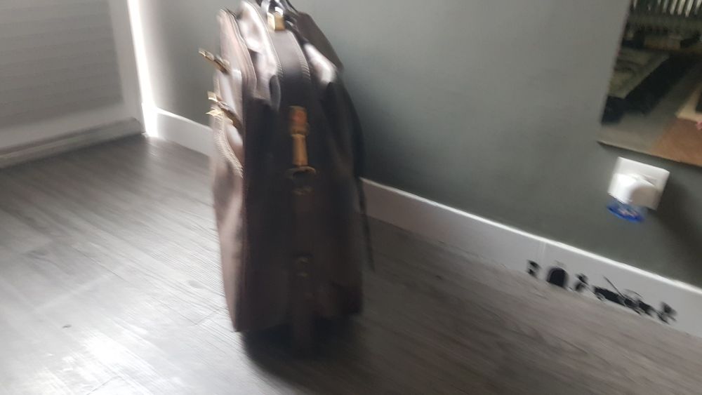 Mala de viagem como nova