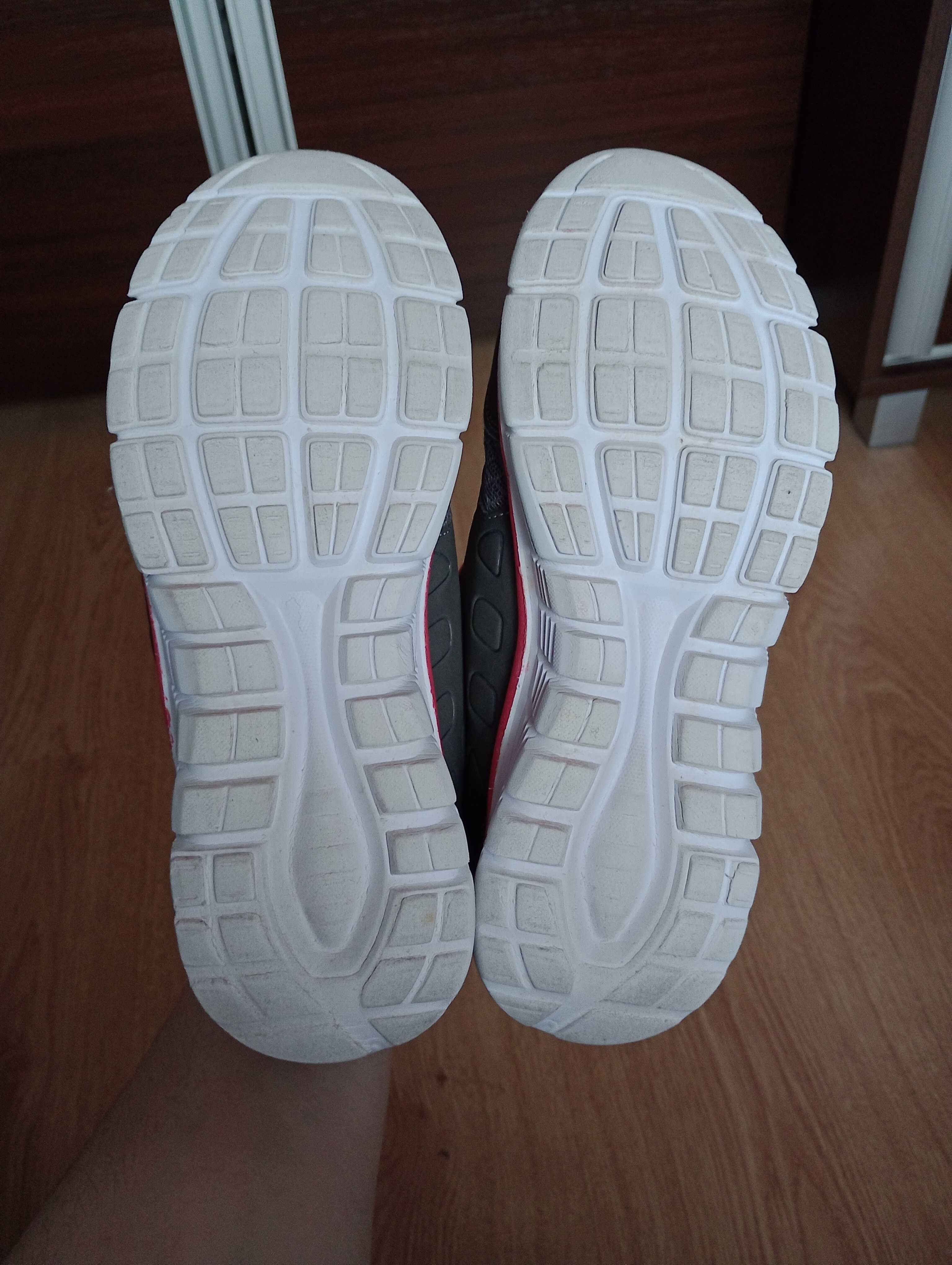 Szaro-różowe buty sportowe Slazenger