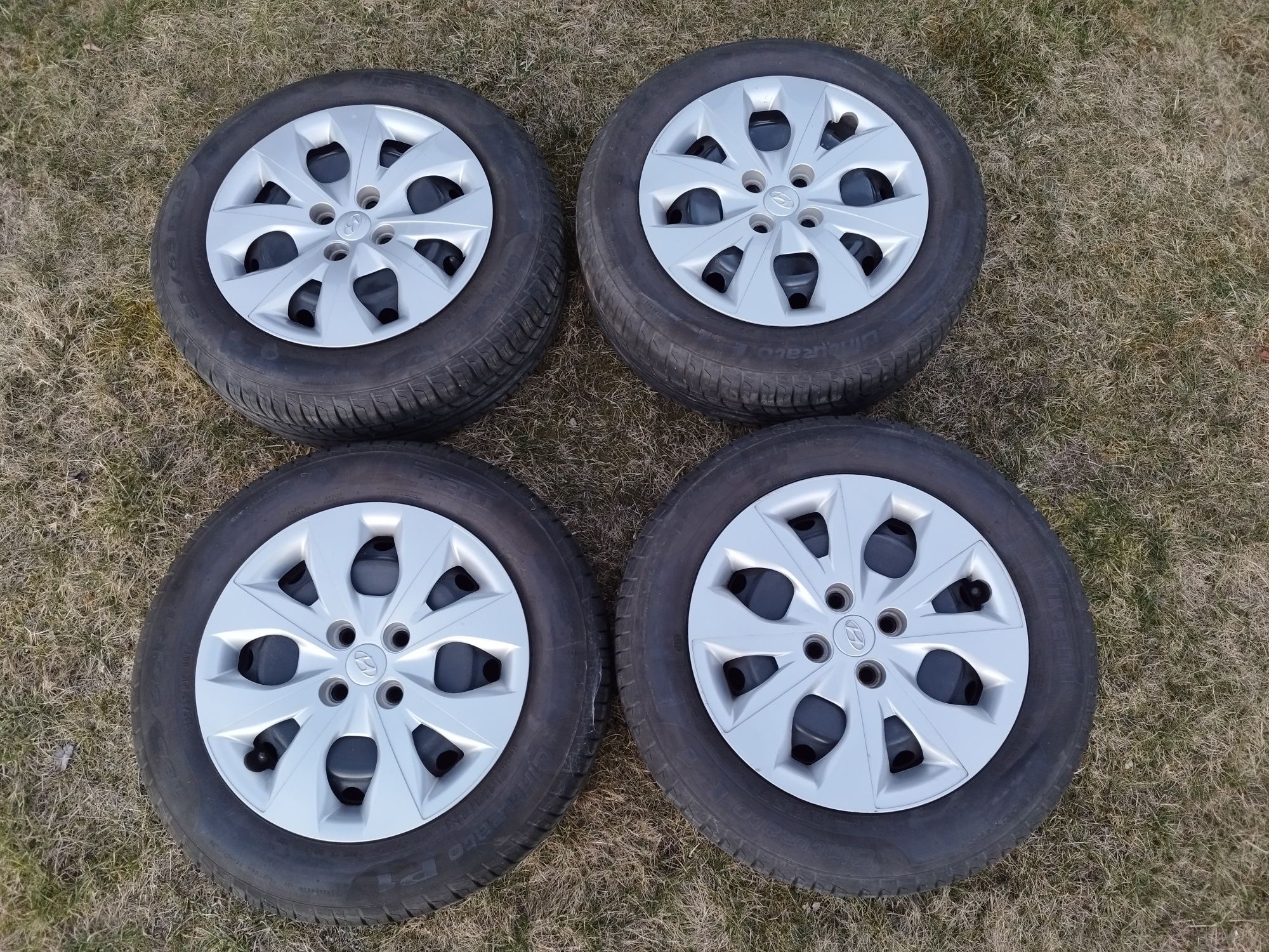 Komplet kół 185/65 R15 z TPMS do Hyundai i20