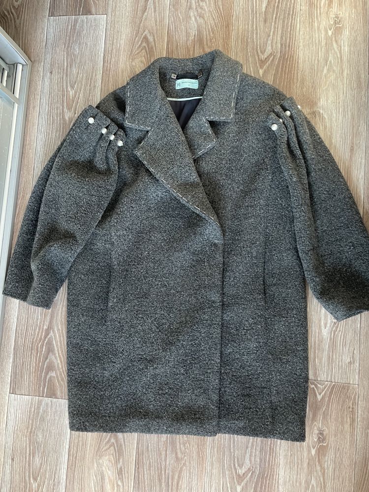 Продам пальто украинского дизайнера шерсть