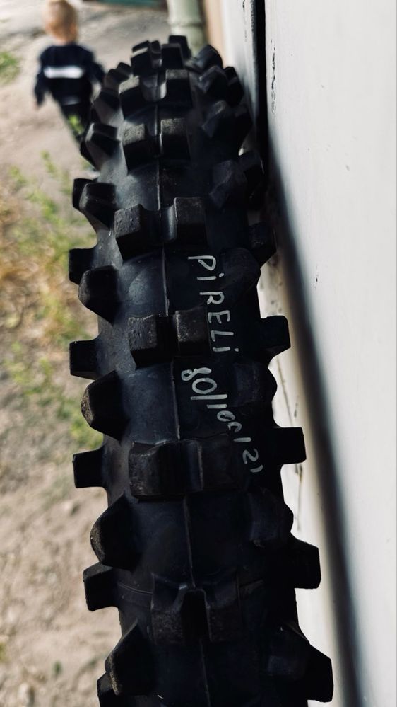 80/100 R21 Pirelli