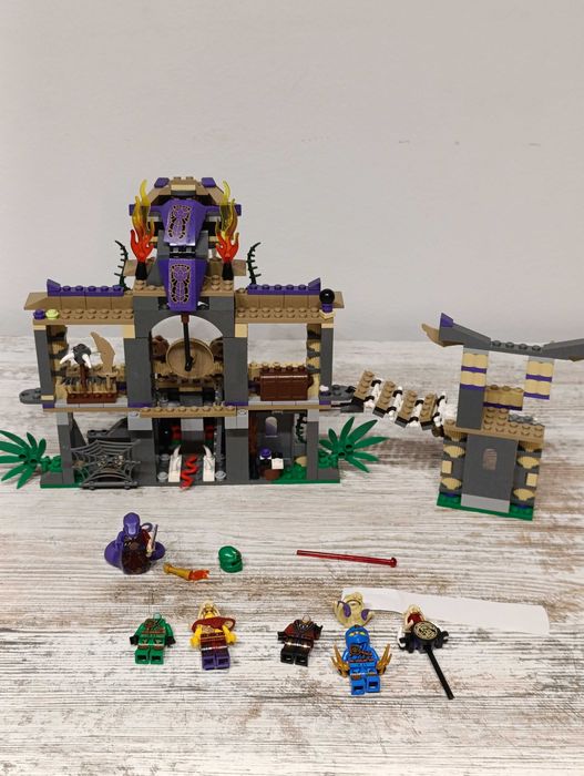 Lego 70749 Enter the Serpent (Ninjago) Wężowe wrota