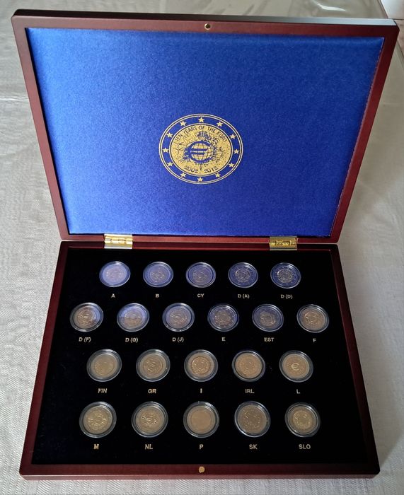21 Moedas de 2€ UNC de 2012  "10 Anos do Euro"  em estojo Leuchtturm