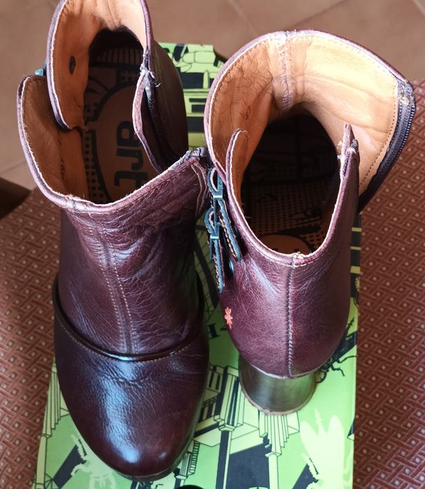 Botins castanhos - Art
