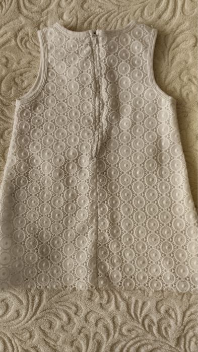 Біле плаття для дівчинки на 3р