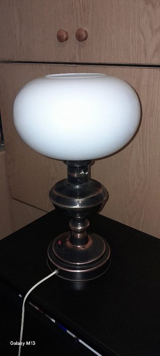 Używana lampka nocna elektryczna