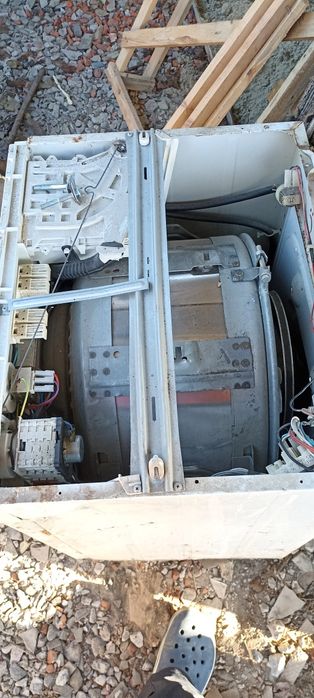 Продам стиральную машину Ardo на запчасти.