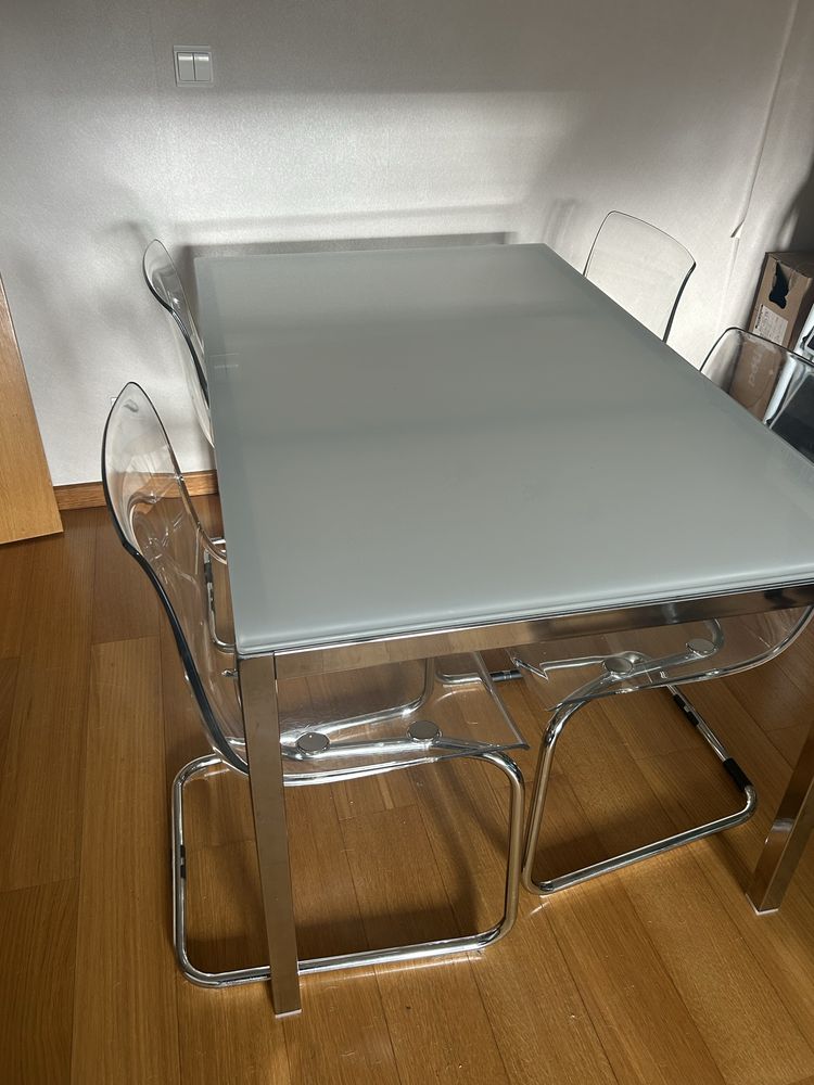 Mesa + Cadeiras IKEA conjunto mt bom estado