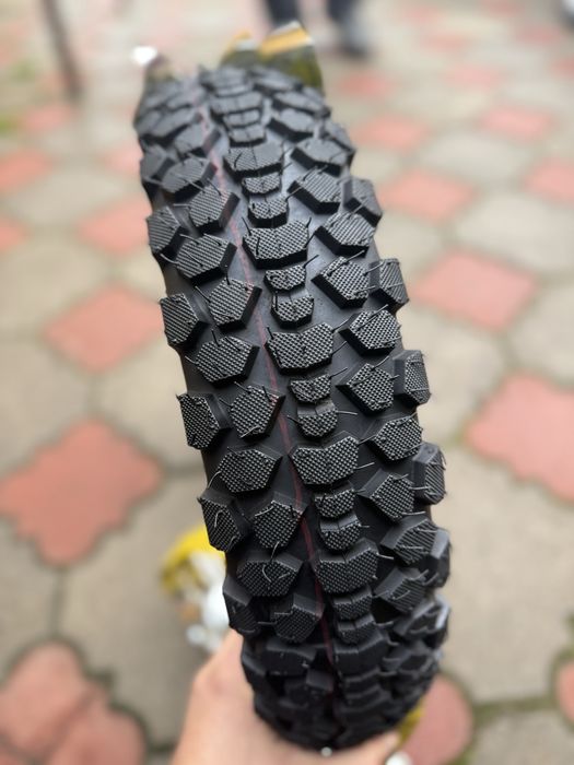 110/90-13 шип, універсальна