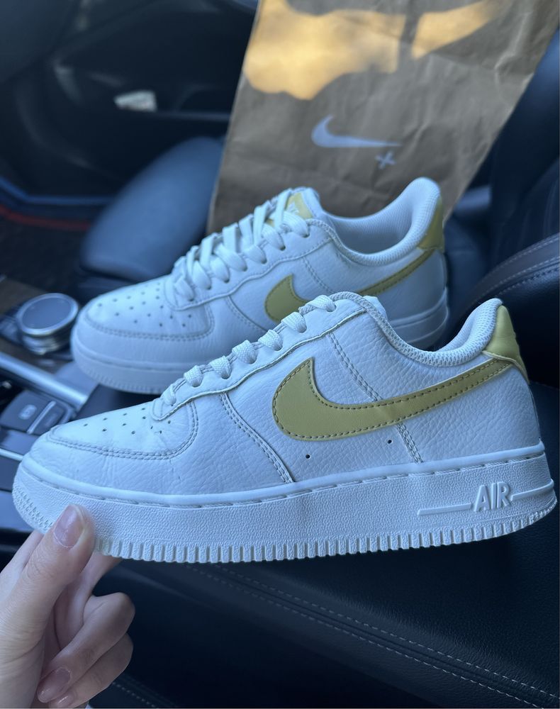 Nike air force 1 '07 white saturn yellow/white 37.5-38