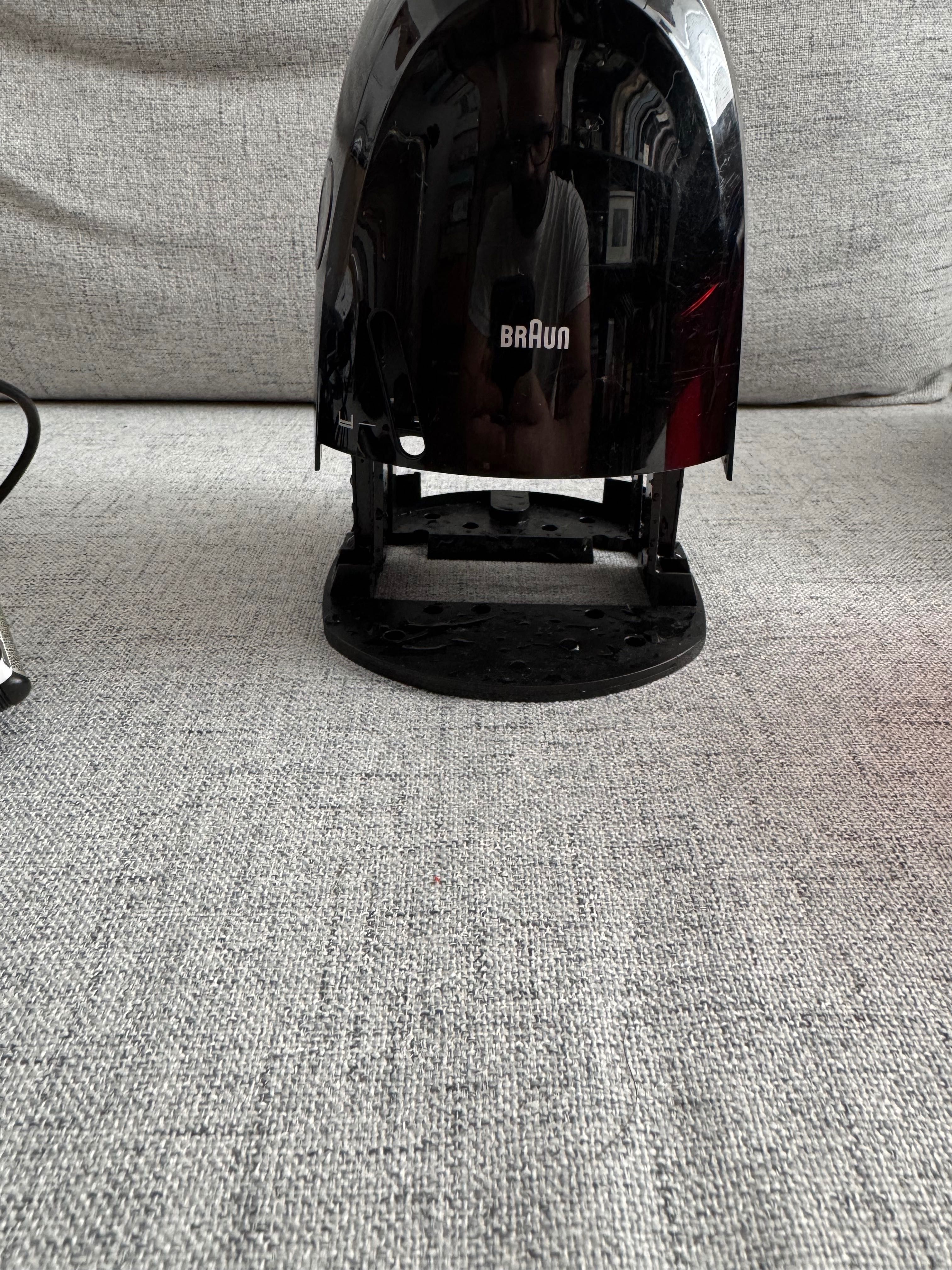 Golarka Braun Series 3 3050cc z bazą czyszczącą i ładującą