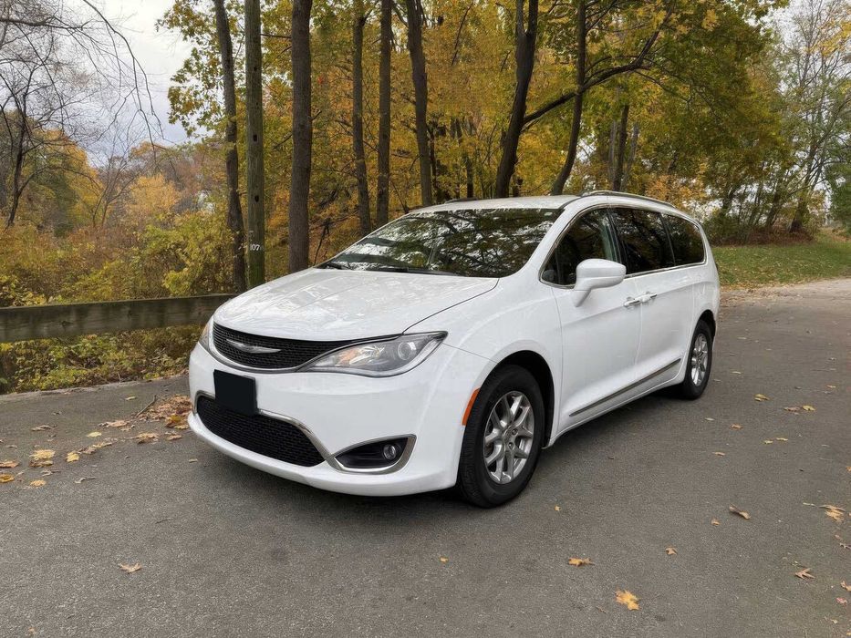 Chrysler Pacifica Touring L      2020