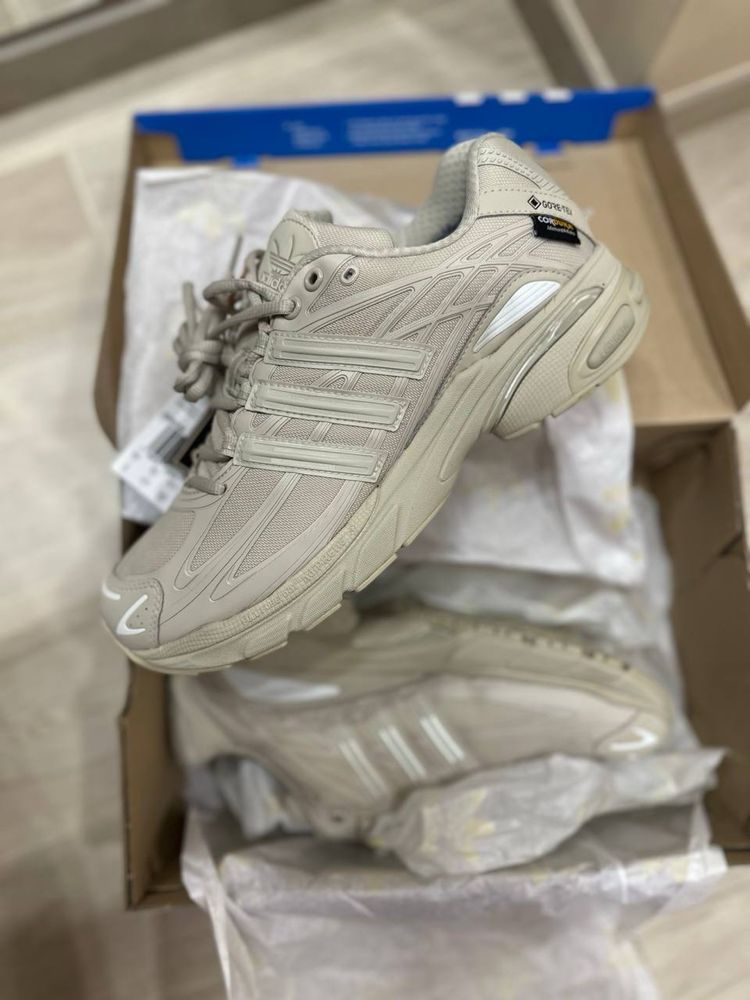 Чоловічі оригінальні кросівки Adidas Adistar Cushion GTX IG6928