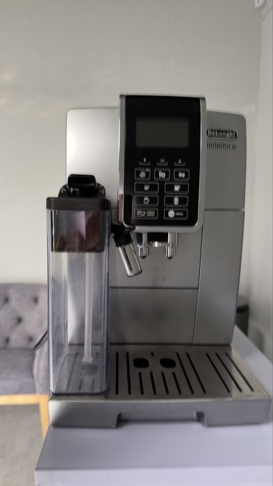 Кофемашина кавомашина delonghi dinamica