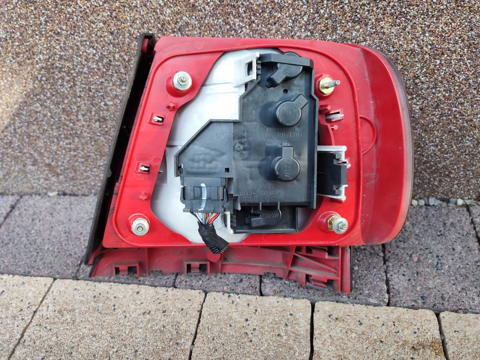 Lampa Tylna Prawa Lewa Audi A4 B5 Sedan Lift