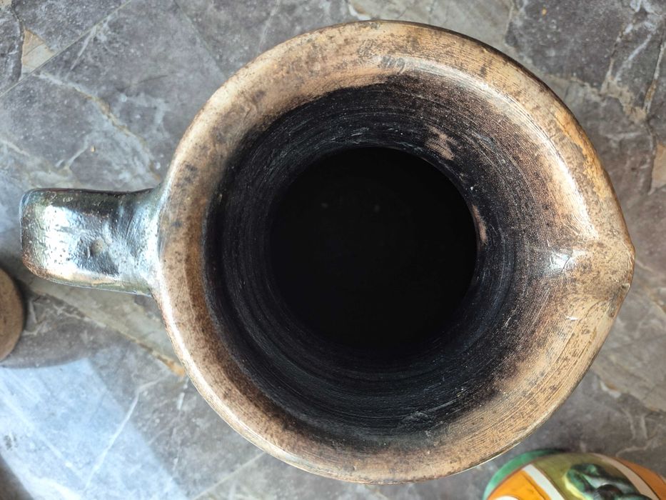 Duży ceramiczny dzban