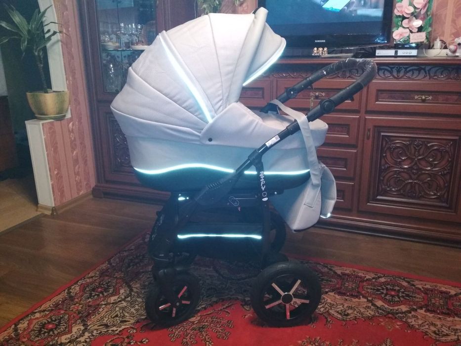 Продам коляску б/у дитячу в гарному стані.