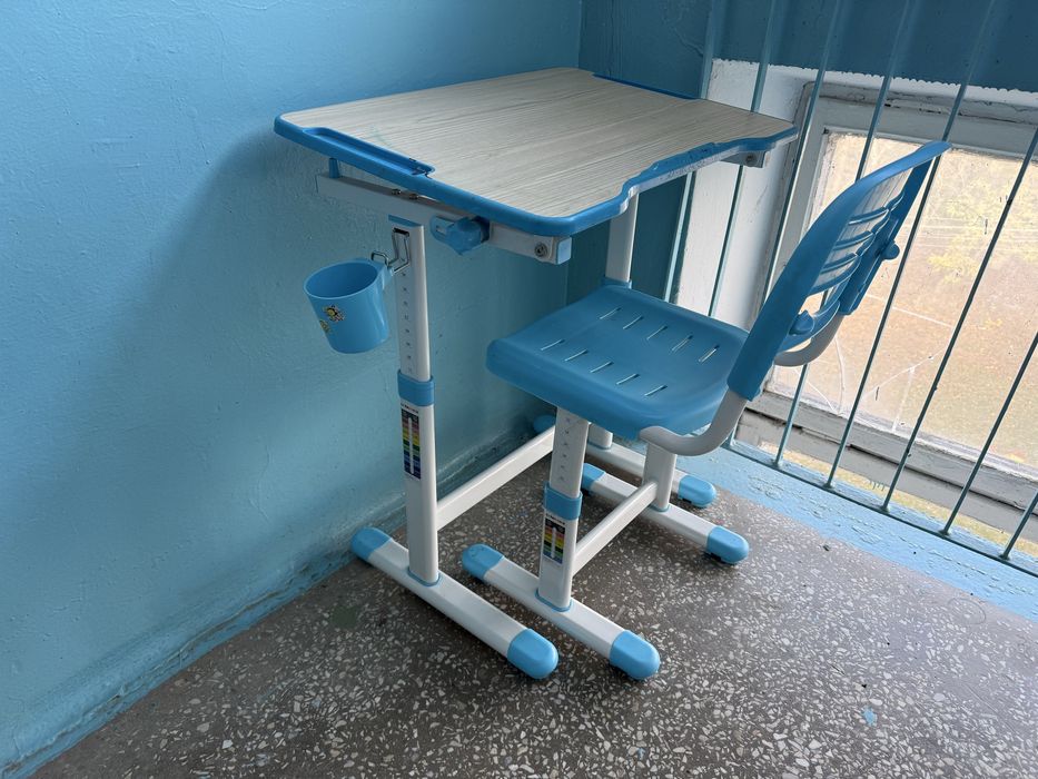 Дитяча парта зі стільцем (регульована по висоті)